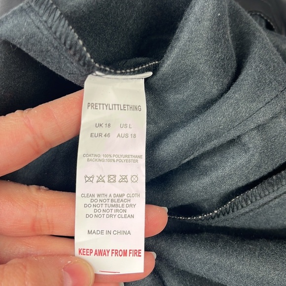 ☀️NWT PrettyLittleThing Black Faux Leather Tie Belt Pants - Picture 8 of 9